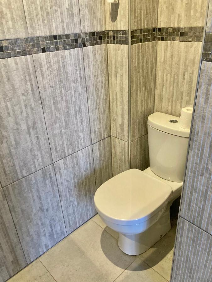 Nice West Cosy Flat Balcony, Near Airport, Train, Beach, Public Transport, Supermarket, Comfortable And Well Equipped Appartement Buitenkant foto